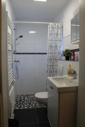 Basic Apart Daire, Ortak Banyo
