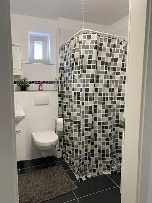 Basic Apart Daire, Ortak Banyo
