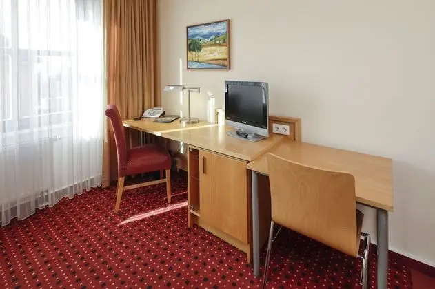 Business Tek Büyük Yataklı Oda