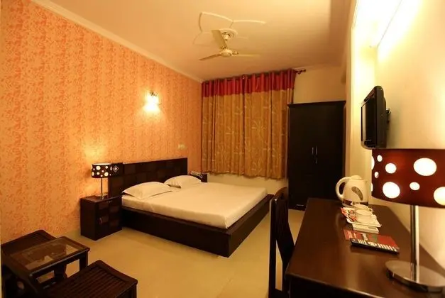 Deluxe Oda, 1 En Büyük (King) Boy Yatak