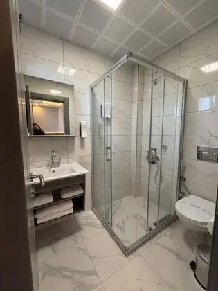Triple,Sokak Manzaralı,Klimalı