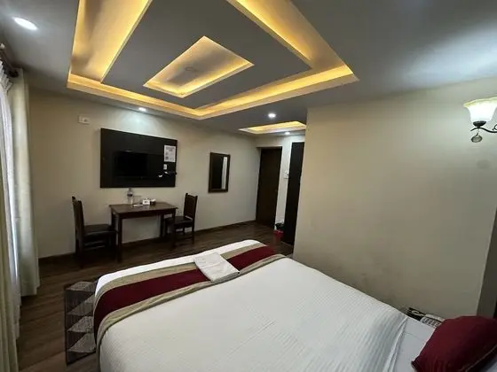 Deluxe Tek Büyük Yataklı Oda