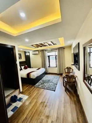 Deluxe Tek Büyük Yataklı Oda