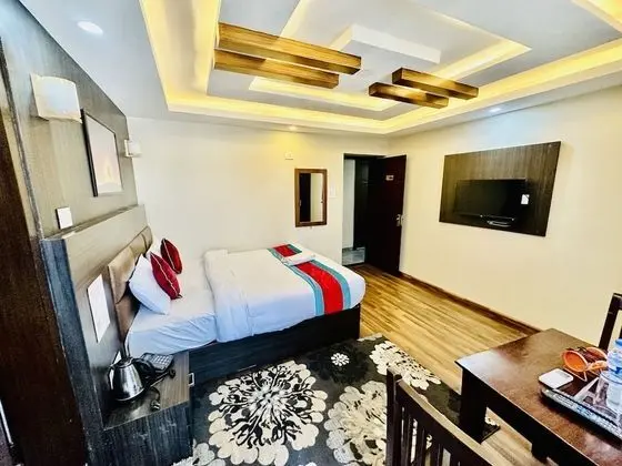 Deluxe Tek Büyük Yataklı Oda