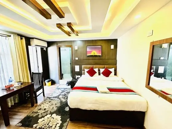 Deluxe Tek Büyük Yataklı Oda