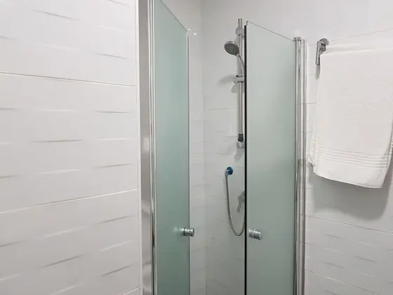 Basic Tek Büyük Yataklı Oda