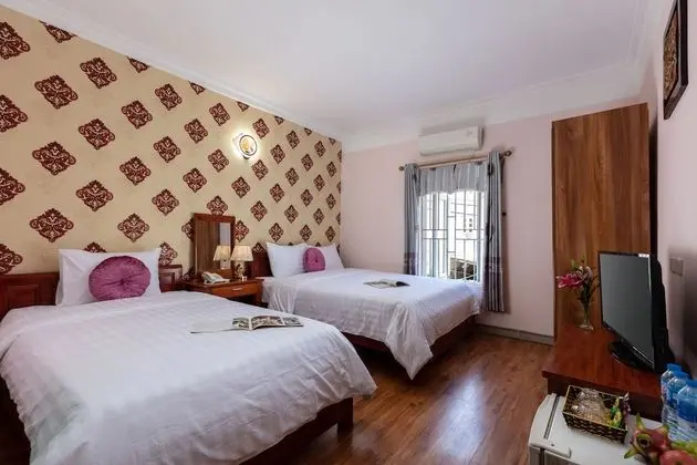 Superior Üç Kişilik Oda (with Window, Free one way airport)