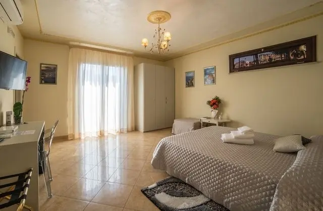 Deluxe Tek Büyük Yataklı Oda