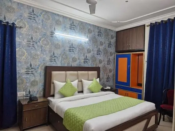 Deluxe Double Room- (* Early Check in from 09 AM * Late check out till 1 PM )