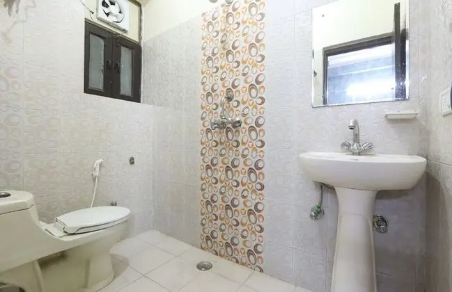 Deluxe Double Room- (* Early Check in from 09 AM * Late check out till 1 PM )