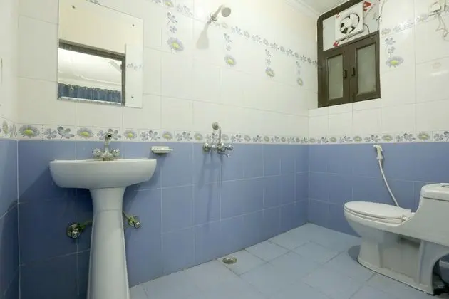 Deluxe Double Room- (* Early Check in from 09 AM * Late check out till 1 PM )