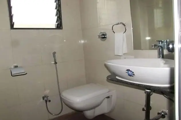 Deluxe Double Room- (* Early Check in from 09 AM * Late check out till 1 PM )