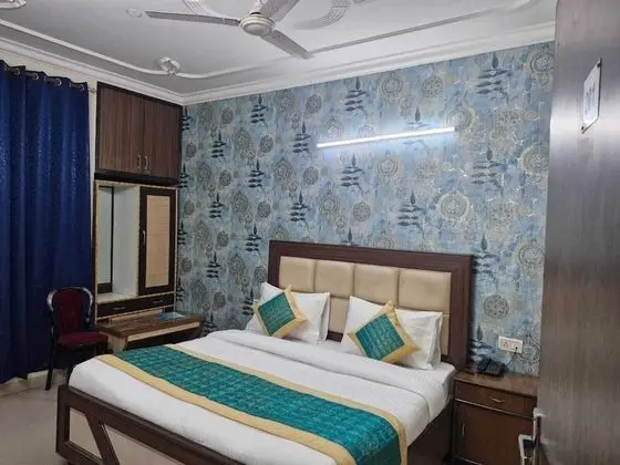 Deluxe Double Room - Free Airport Drop- (* Early Check in from 09 AM * Late check out till 1 PM )