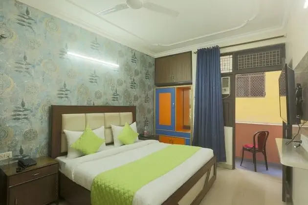 Deluxe Double Room - Free Airport Drop- (* Early Check in from 09 AM * Late check out till 1 PM )