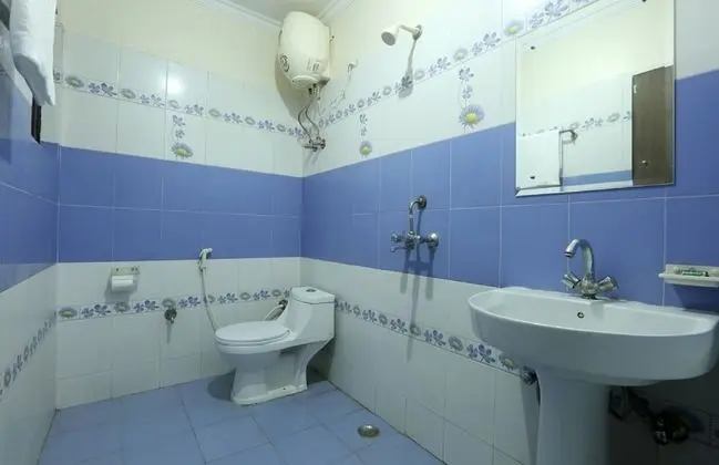 Deluxe Double Room - Free Airport Drop- (* Early Check in from 09 AM * Late check out till 1 PM )