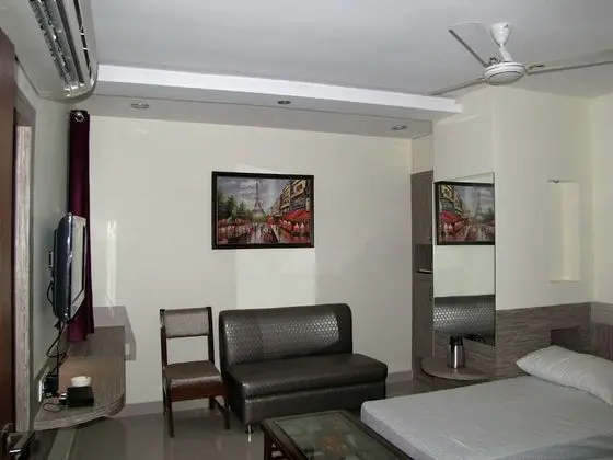 Deluxe Double Room - Free Airport Drop- (* Early Check in from 09 AM * Late check out till 1 PM )