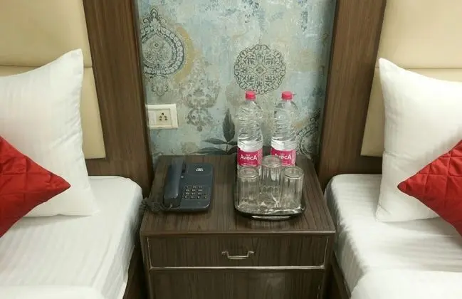 Family Room- (* Early Check in from 09 AM * Late check out till 1 PM )