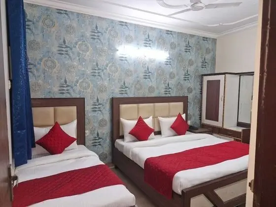 Family Room- (* Early Check in from 09 AM * Late check out till 1 PM )