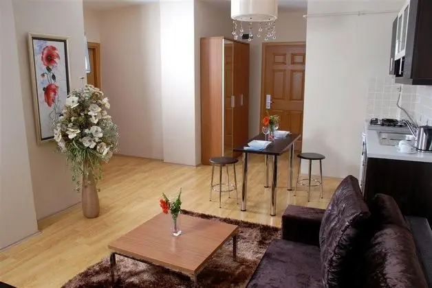 Triple, Şehir Manzaralı