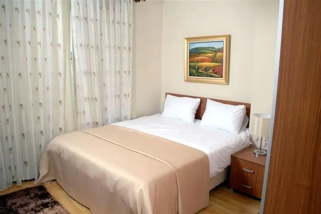 Triple, Şehir Manzaralı