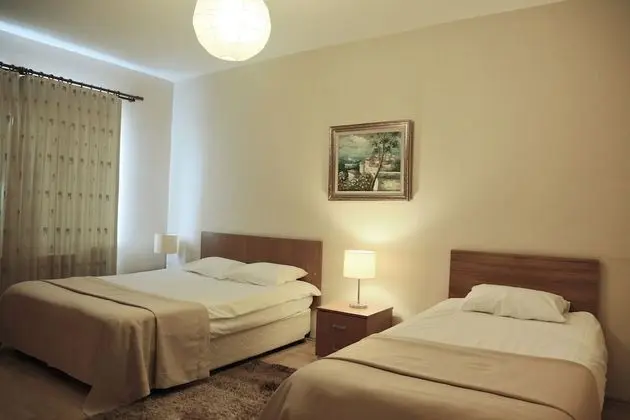 Üç Kişilik Oda