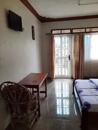Tek Büyük Yataklı Oda, Küvet, Bahçe Manzaralı