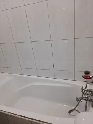 Tek Büyük Yataklı Oda, Küvet, Bahçe Manzaralı