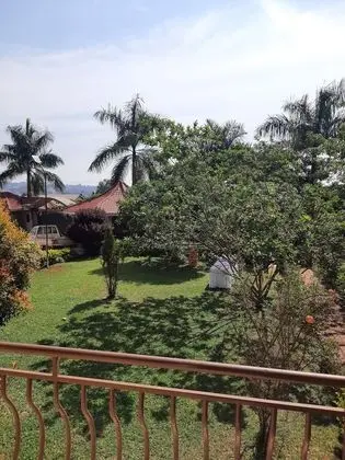 Tek Büyük Yataklı Oda, Küvet, Bahçe Manzaralı