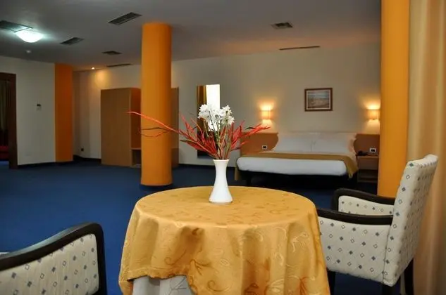 Family Room - Mountain view