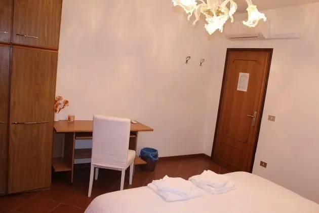 Standard Üç Kişilik Oda, Ortak Banyo
