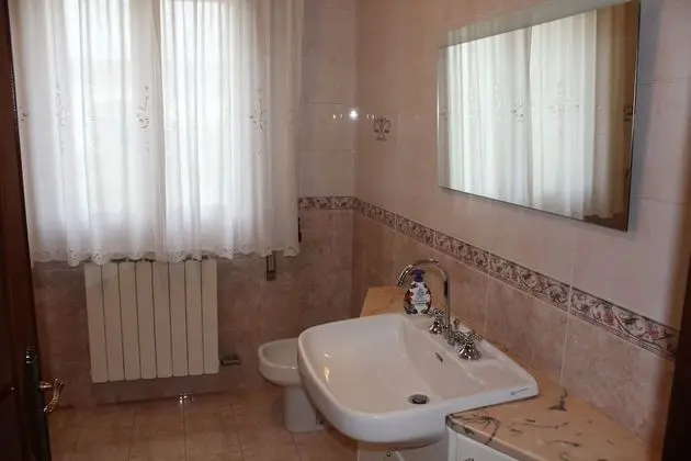 Standard Üç Kişilik Oda, Ortak Banyo