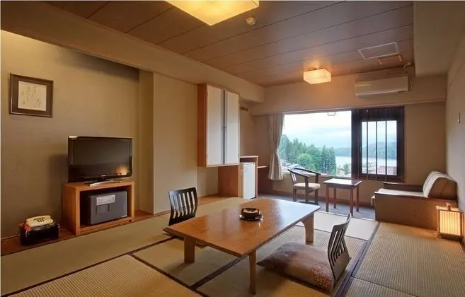 Traditional Oda, Japon Şiltesi, Sigara İçilebilir