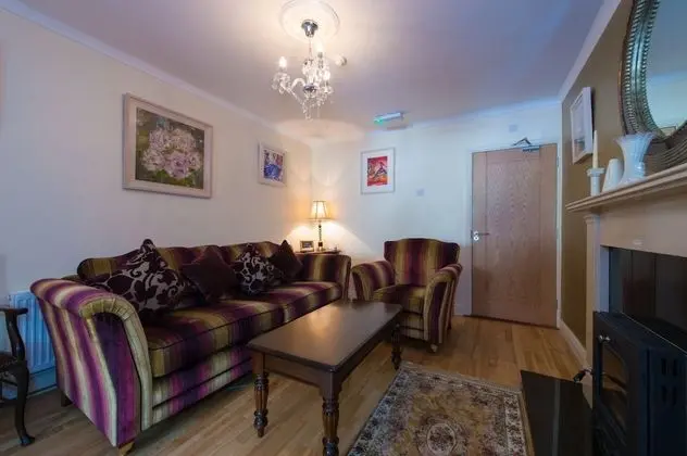 Büyük Yataklı Tek Kişilik Oda