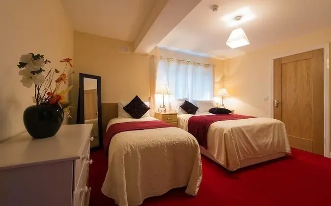 Tek Büyük veya İki Ayrı Yataklı Oda