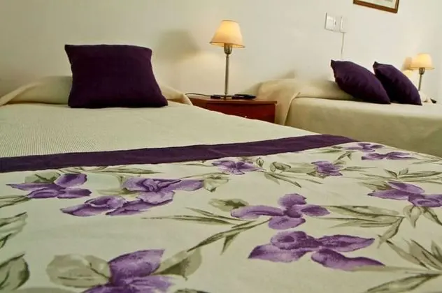 Üç Kişilik Oda