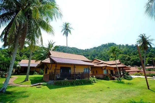 Villa with Garden View