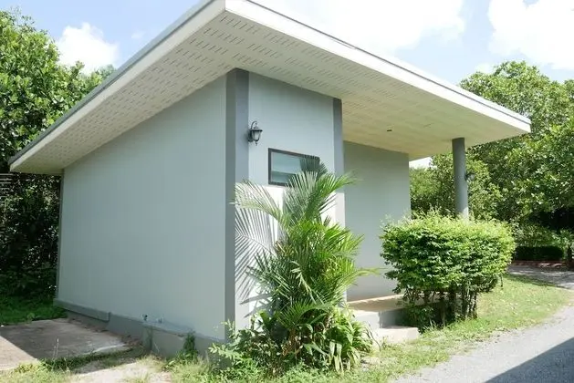 Garden Bungalow