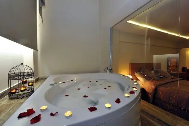 Jetted tub