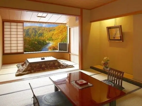 Traditional Oda, Sigara İçilmez, Vadi Manzaralı (Japanese Style, for 5 Guests, Corner)
