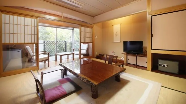 Traditional Oda (Deluxe Japanese Western 2-4person)