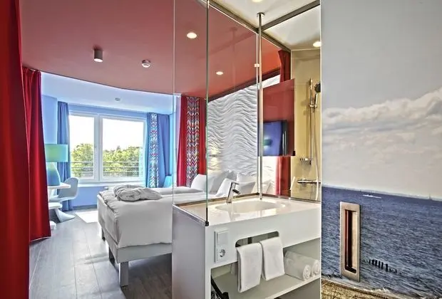 Tek Büyük Yataklı Oda, Kısmi Deniz Manzarası