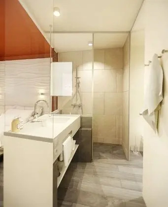 Tek Büyük Yataklı Oda, Kısmi Deniz Manzarası