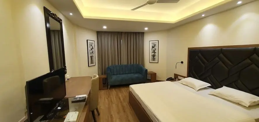 Deluxe Tek Büyük Yataklı Oda
