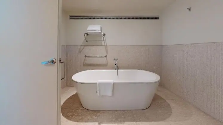 Mezzanine Deluxe Suite