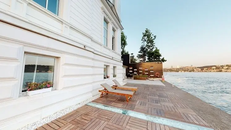Deluxe Tek Büyük Yataklı Oda