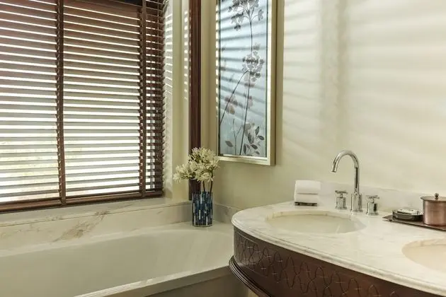 Deluxe Oda, 1 En Büyük (King) Boy Yatak, Sigara İçilebilir, Deniz Manzaralı (Balcony)
