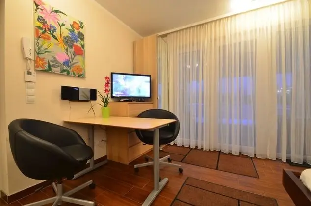 Luxury Apart Daire, Teras, Göl Kenarı (50€ cleaning fee on top of the rate)
