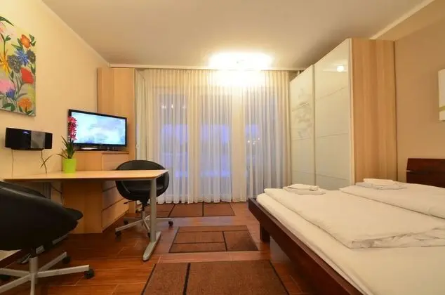 Luxury Apart Daire, Teras, Göl Kenarı (50€ cleaning fee on top of the rate)