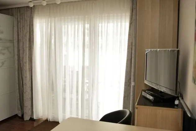 Luxury Apart Daire, Teras, Göl Kenarı (50€ cleaning fee on top of the rate)