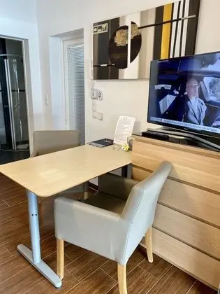 Luxury Apart Daire, Teras, Göl Kenarı (50€ cleaning fee on top of the rate)